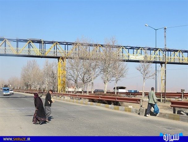 تجهیز پل‎های مکانیزه عابرپیاده به سامانه پایش تصویر/ نجات جان یک نفر به تمامی هزینه‎کردها در کمربندی شیراز می‎ارزد/ نیاز به پل‎های عابرپیاده در تمامی محورهای پرسرعت شیراز