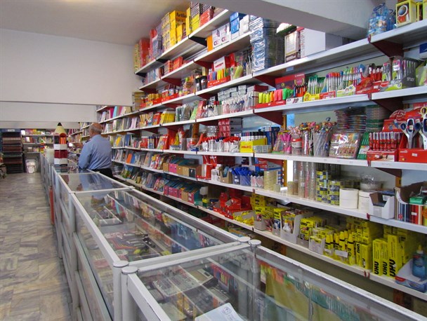 عدم شناخت محصولات ایرانی اصلی‌ترین معضل خرید نوشت افزارها است/ نیاز به حمایت دولت جهت تبلیغ کالای داخلی داریم