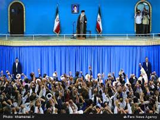 افرادی که شیطان بزرگ را فرشته نجات می دانند در بدنه اجرایی کشور وجود دارند