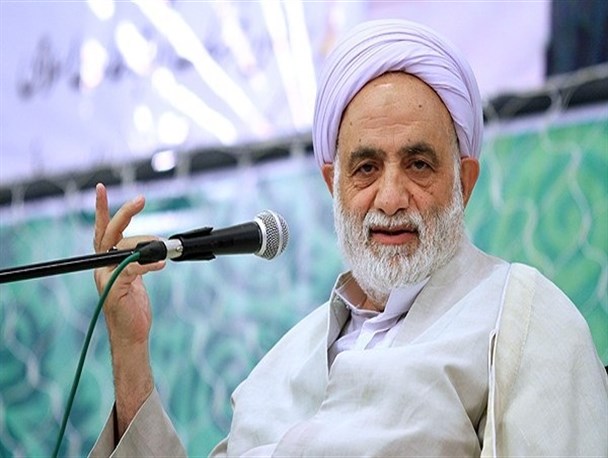 مشکلات را باید با یاد خدا و کسب مهارت رفع کرد