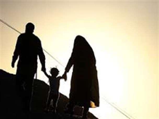 مراقبت بیش از حد والدین استقلال کودک را به خطر می اندازد