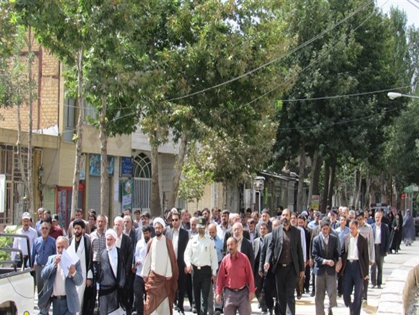 پیام رهبر انقلاب به حاجیان نشان از جهانی بودن رسالت انقلاب اسلامی دارد/ محکومیت جنایات آل سعود توسط نمازگزاران فریدونشهری