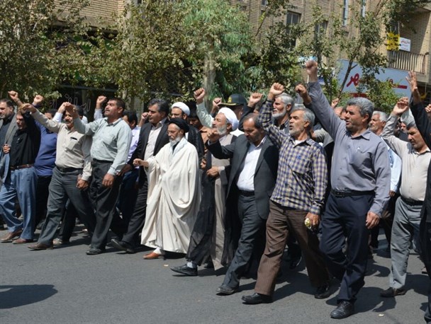 راهپیمایی نمازگزاران سیرجانی در محکومیت جنایات آل سعود/تصاویر