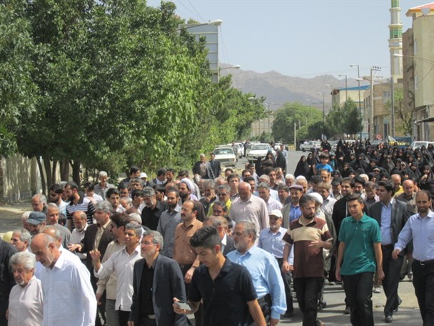 راهپیمایی نمازگزاران تفرشی در اعتراض به جنایات آل سعود+تصاویر