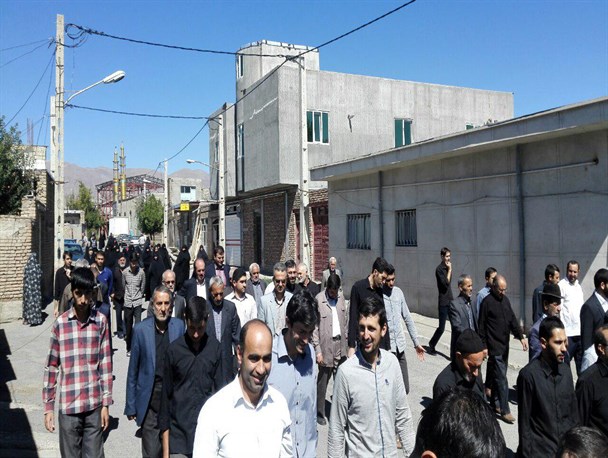 راهپیمایی نمازگزاران جمعه هریس در محکومیت جنایت های آل سعود و آل خلیفه+تصاویر