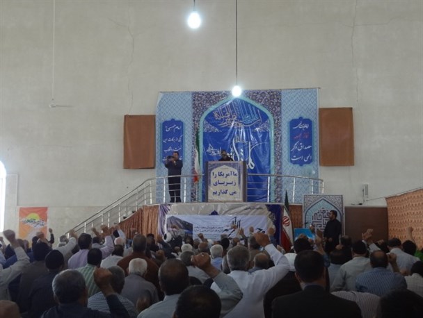 نمازگزاران محمدشهر فریاد «مرگ برآل سعود» سر دادند+ تصاویر