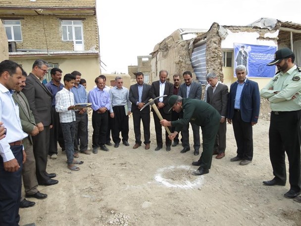 کلنگ زنی احداث خانه محروم در روستای حسینی دهگلان/ ۶۰ واحد مسکونی برای افراد بی بضاعت در شهرستان احداث می شود