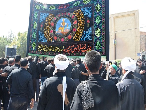 میبد رنگ و بوی عاشورا به خود گرفت