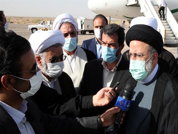 وظیفه دولت خدمتگزاری به مردم بویژه در مناطق کمتر برخوردار است/ برای رفع مشکل آب برنامه کوتاه‌مدت و بلندمدت داریم