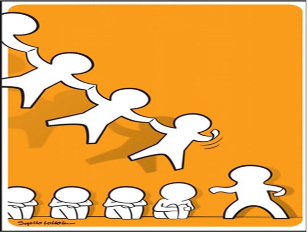 اختصاص عواید فروش آب کشاورزی توسط کشاورزان برای بهسازی اورژانس انار/تصاویر