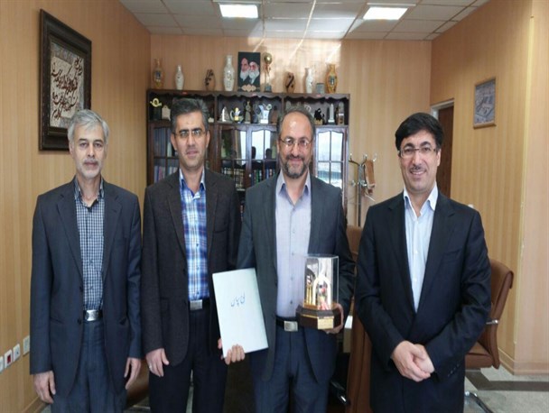 تقدیر نایب رئیس فدراسیون ورزش های پهلوانی و زورخانه ای کشور از رئیس دانشگاه آزاد همدان
