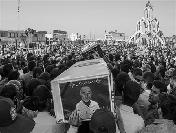 عکس: تشییع جانباختگان فاجعه منا در لامرد