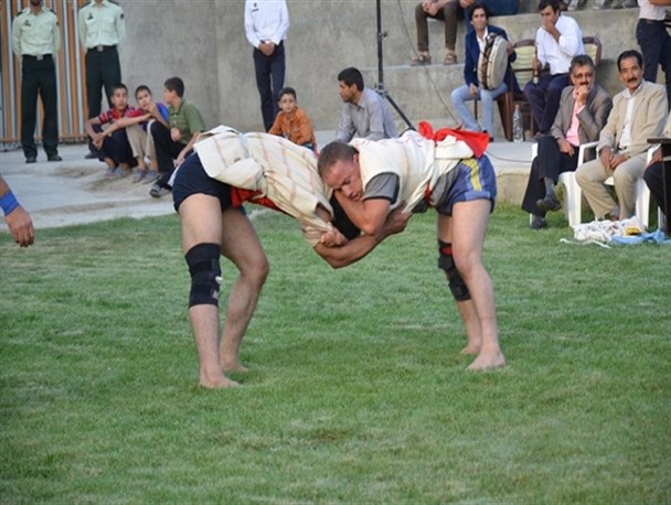مسابقه کشتی با چوخه در چناران برگزار شد+ تصاویر