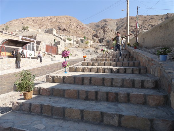 تغییر چهره 8 روستای شهرستان فاروج از برکت سفر رهبری