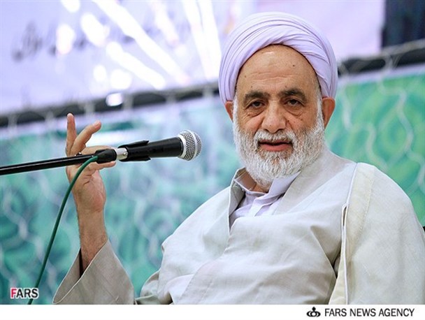 بخشی از سخنرانی ها باید به تفسیر آیه ای از قرآن اختصاص یابد/حادثه عاشورا نسخه روز برای الگو گرفتن است