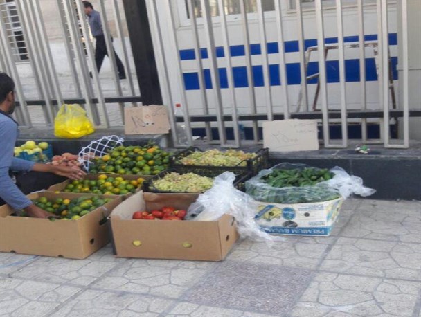پیاده رو یا محل کسب و کار؟/خیابان و پیاده روهایی که به میدان تره بار تبدیل شده اند