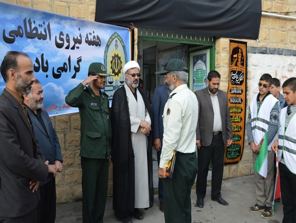 صبحگاه دانش آموزی باحضور پرسنل نیروی انتظامی قهاوند برگزار شد