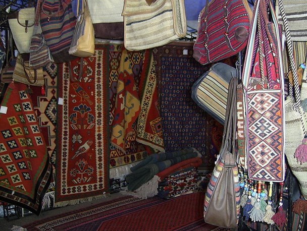 مسئولان برای صنایع دستی فرصت‌‌سازی می‌‌کنند یا فرصت‌‌سوزی؟!