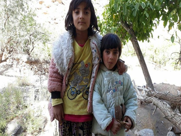 فراهم شدن زمینه تحصیل برای دختری از روستای وش نطنز+ تصاویر
