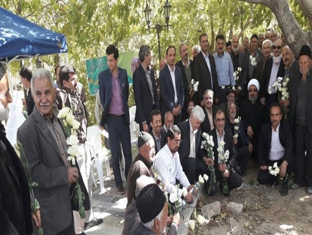 همایش سالمندان در باغ بانوان شهر دهاقان برگزارشد+ تصاویر