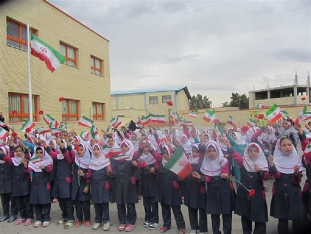 تمام دانش‌آموزان تاکستانی در سلامت به‌سر می‌برند/ مدیر مدرسه برکنار شد