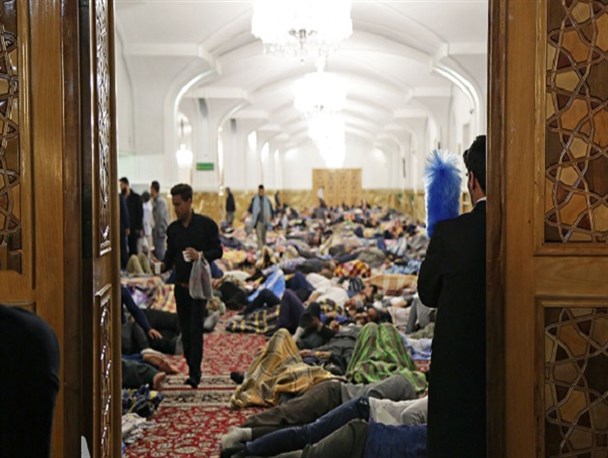 اسکان شبانه 2500 زائر در رواق‌های حرم رضوی
