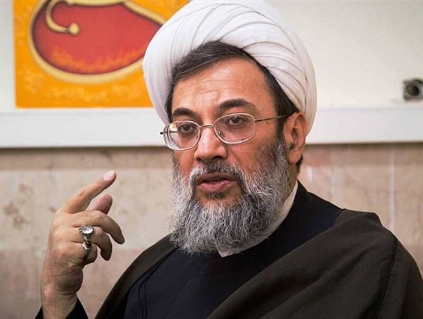 پایین آوردن پرچم وحدت اسلامی در کشور هدف دشمنان اسلام است