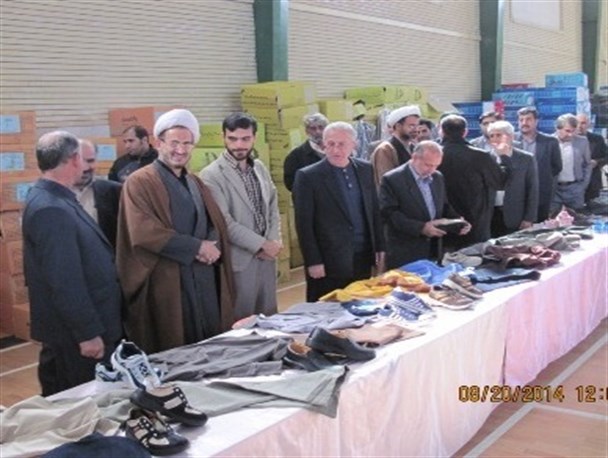 توزیع هدیه مقام معظم رهبری به دانش آموزان روستایی شهرستان اسلام آباد غرب