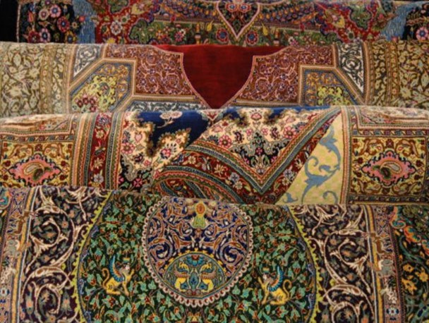 کارت بازرگانی برای عرضه تولیدات فرش دستبافت در شهرستان قرچک صادر شد