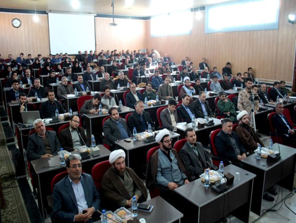 یکی از وظایف ملت ایران در تحقق اقتصاد مقاومتی مصرف کالاهای داخلی است/ اقتصاد مقاومتی برخلاف فشار بر مردم جهت تأمین هزینه‌های کشور است
