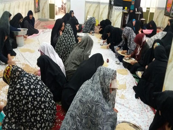 فعالیت خواهران بسیج جامعه زنان سپاه صحنه در موکب ها+ تصاویر