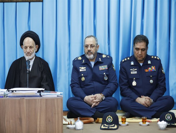 مطرح‌شدن مذاکره از سوی دشمن چیزی جز مکر و ترس نیست/ خیال تعرض را باید از دشمن گرفت