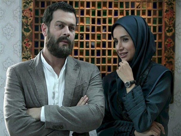 «بیگانه‌ای با من است» بعد از «خانه امن» می آید