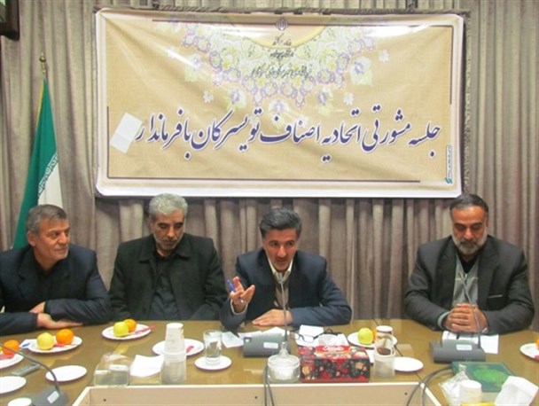 پیگیر رفع مشکلات حوزه مالیاتی اصناف تویسرکان هستیم