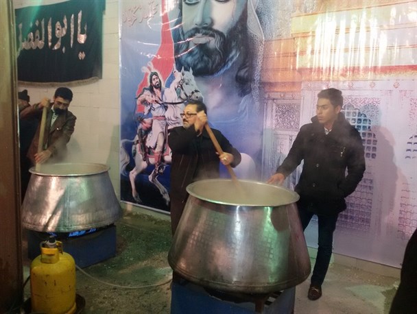 آئین سنتی پخت حلیم در شب 28 ماه صفر در شهرستان سمنان/تصاویر