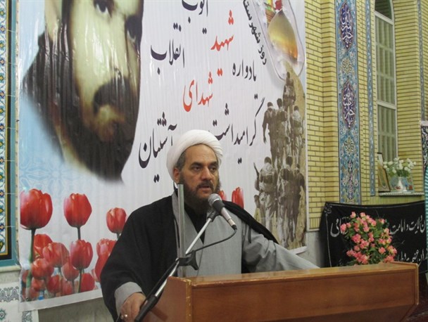 خطرات ناشی از پروژه نفوذ دشمن جدی گرفته شود