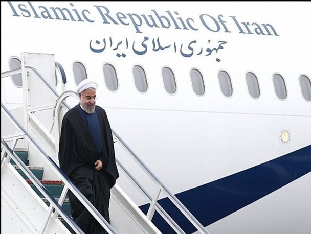 حسن روحانی به همراه رئیس دفتر و معاون اجرایی رئیس جمهور وارد مشهد شد