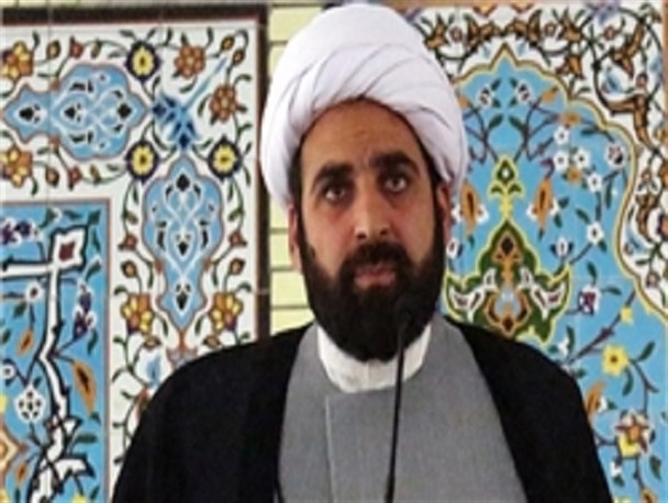 مسئولینی که در یادواره شهدا همکاری نکردند لیاقت کار برای شهدا را نداشتند