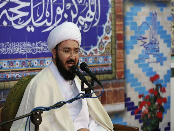 مهدی باور و مهدی یاور باشیم/ اهل بیت(ع) کارآمدترین راه را برای نجات خانواده ترسیم کرده اند