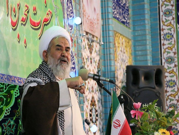 عدم پیگیری حقوق‌های نجومی خیانت به نظام و شهدا است