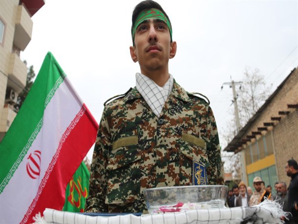 گزارش تصویری/ آئین نصب پرچم بر سر در منازل شهدای استان گلستان