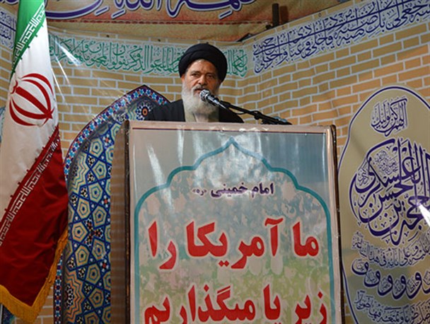 آمریکا را نباید زیاد از حد بزرگ کرد/سه چهارم دروازه های دنیا هنوز به روی ما باز است