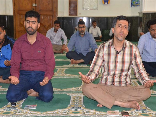 زمزمه ندبه انتظار در روز آغاز امامت امام عصر(عج) در ابوموسی+تصاویر