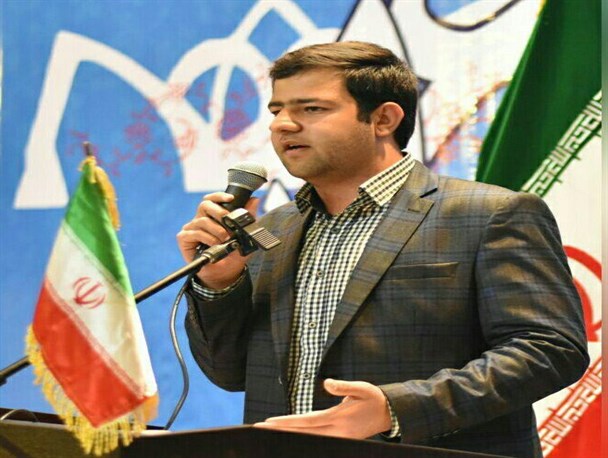 مشکلات صنفی بهانه است/می خواهند برای تغییر رئیس دانشگاه فشار بیاورند