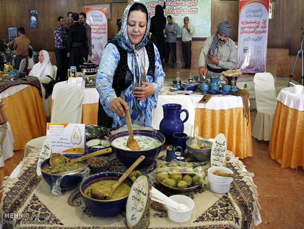 برگزاری اولین جشنواره استانی غذاهای محلی به مناسبت شب یلدا در سنندج