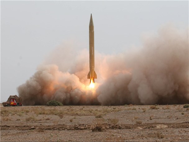 عکس نوشته/برای اینکه گرگ های مستکبر خیال تجاوز را به خود ندهند