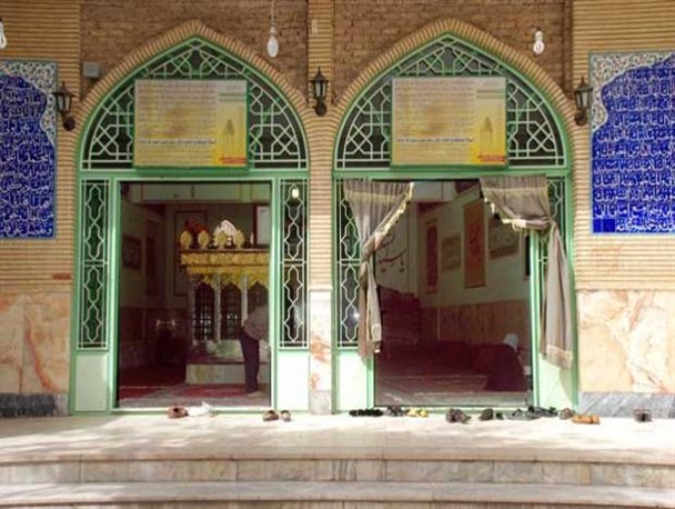 ساخت و ساز غیرمهندسی حریم ۲ امامزاده در خرم آباد+تصاویر