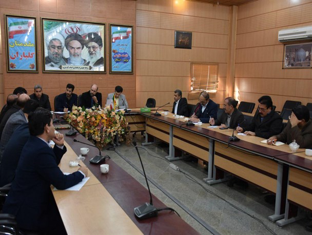 بنیاد مسکن برای دریافت و تحویل کانکس به زلزله زدگان اسلام آبادغرب پیگیری کند