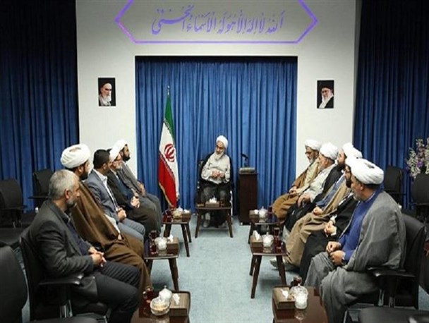 هماهنگی با مطالبات رهبری با لفظ محقق نمی‌شود/ عملکرد مرکز خدمات حوزه‌های علمیه «هدفمند» و «هوشمندانه»باشد