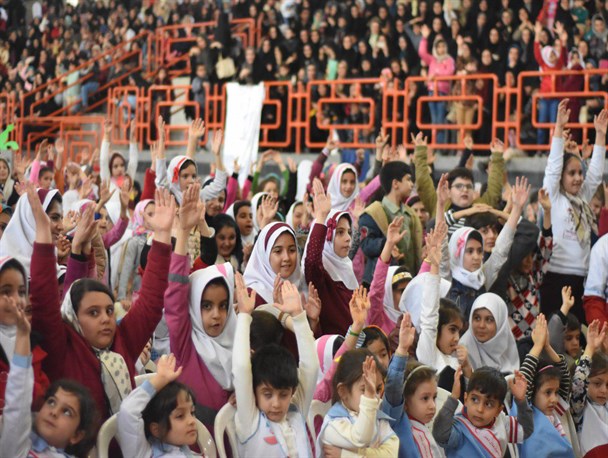 برگزاری جشن کودک در سنقر به نفع کودکان زلزله زده استان کرمانشاه+ تصاویر